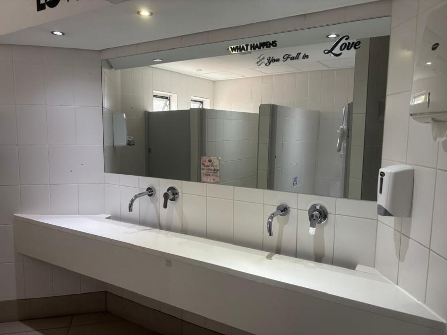 To Let Commercial Property for Rent in Rosendal Western Cape